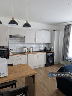 2 bedroom flat to rent, Cavendish Place, Eastbourne, BN21