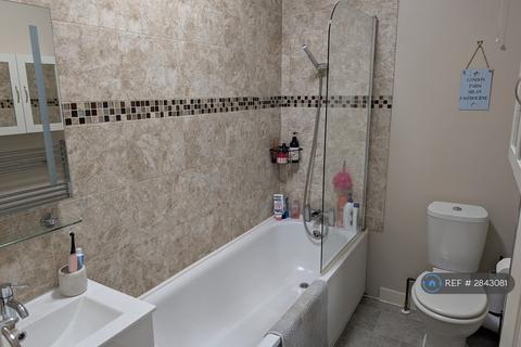 2 bedroom flat to rent, Cavendish Place, Eastbourne, BN21