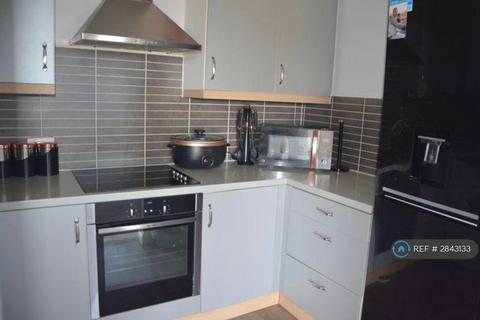2 bedroom flat to rent, Alexander Court, Highbridge, TA9