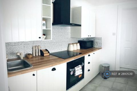 3 bedroom end of terrace house to rent, Enderley Street, Newcastle-Under-Lyme, ST5