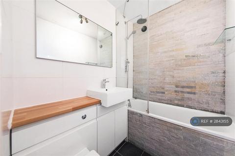 2 bedroom flat to rent, Cautley Avenue, London, SW4