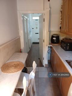 4 bedroom terraced house to rent, Doverfield Road, London, SW2