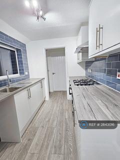 2 bedroom terraced house to rent, Salisbury Road, Grays, RM17