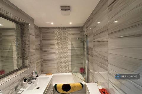 1 bedroom flat to rent, Staines Road West, Sunbury-On-Thames, TW16