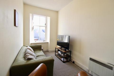 3 bedroom flat to rent, Dunbar Street, First Floor Flat, AB24