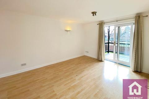 2 bedroom flat to rent, Raleigh Close, Manchester, Greater Manchester, M20