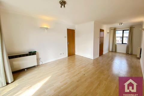 2 bedroom flat to rent, Raleigh Close, Manchester, Greater Manchester, M20