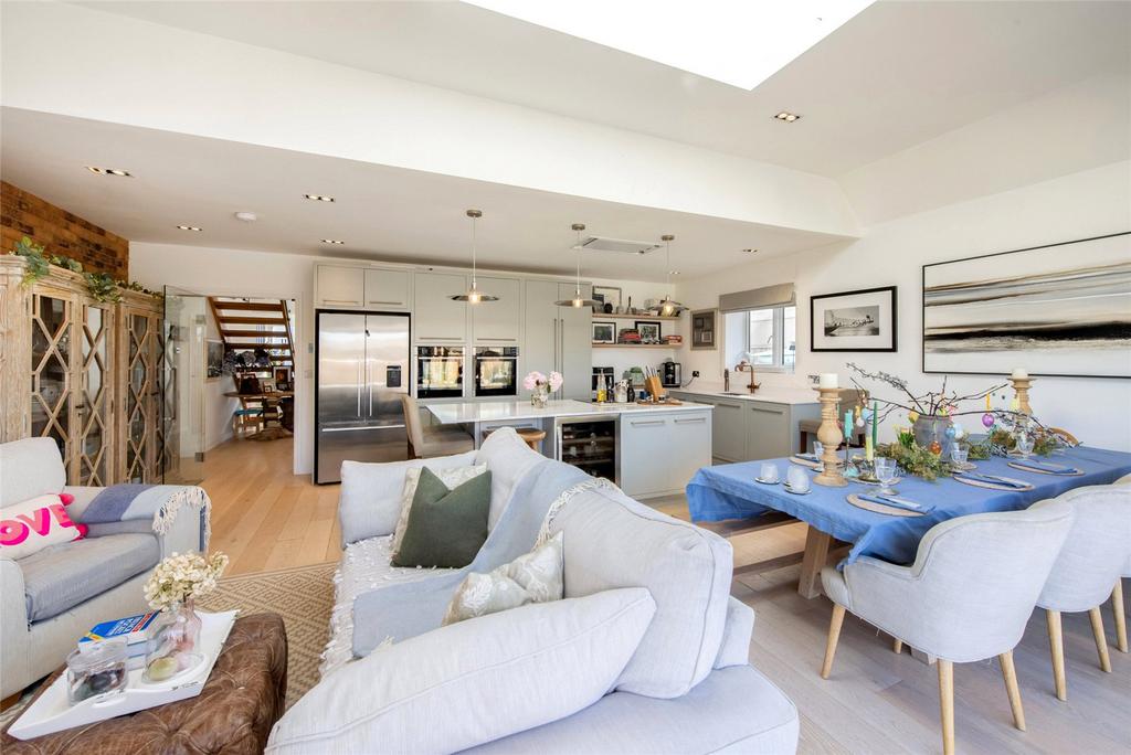 Kitchen/Dining