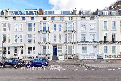 2 bedroom apartment for sale, Carlton Court, Southsea PO5