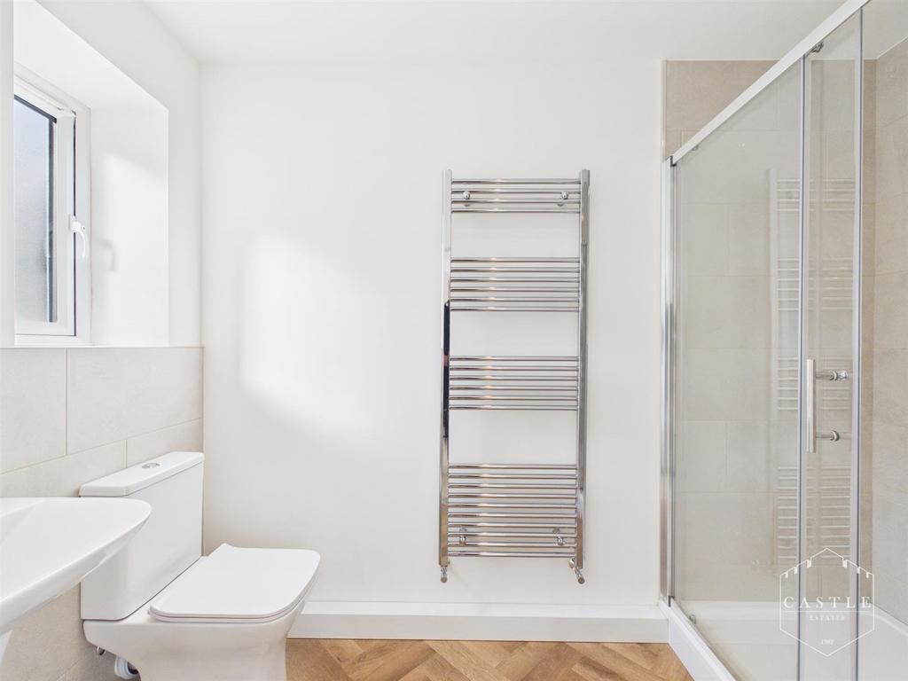 Ensuite shower room