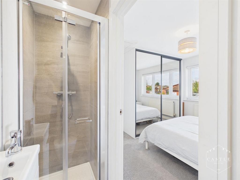 Ensuite shower room