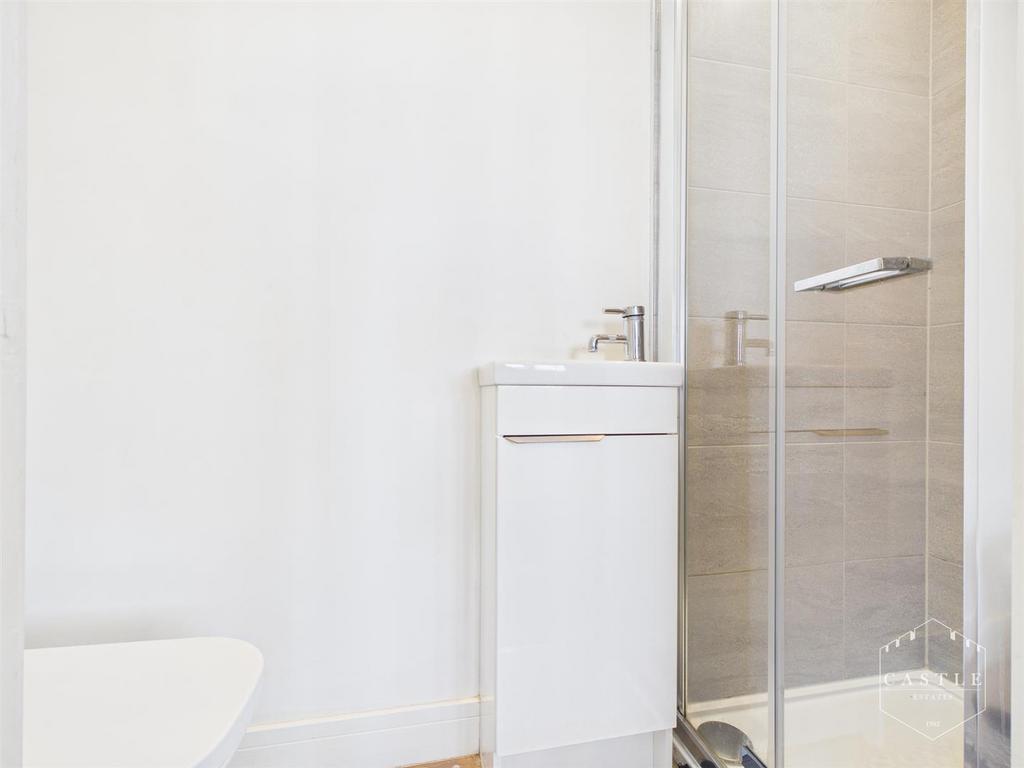 Ensuite shower room