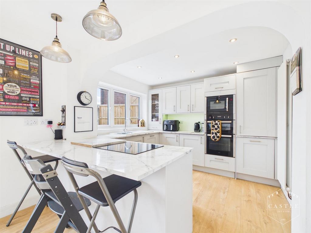 Dining kitchen