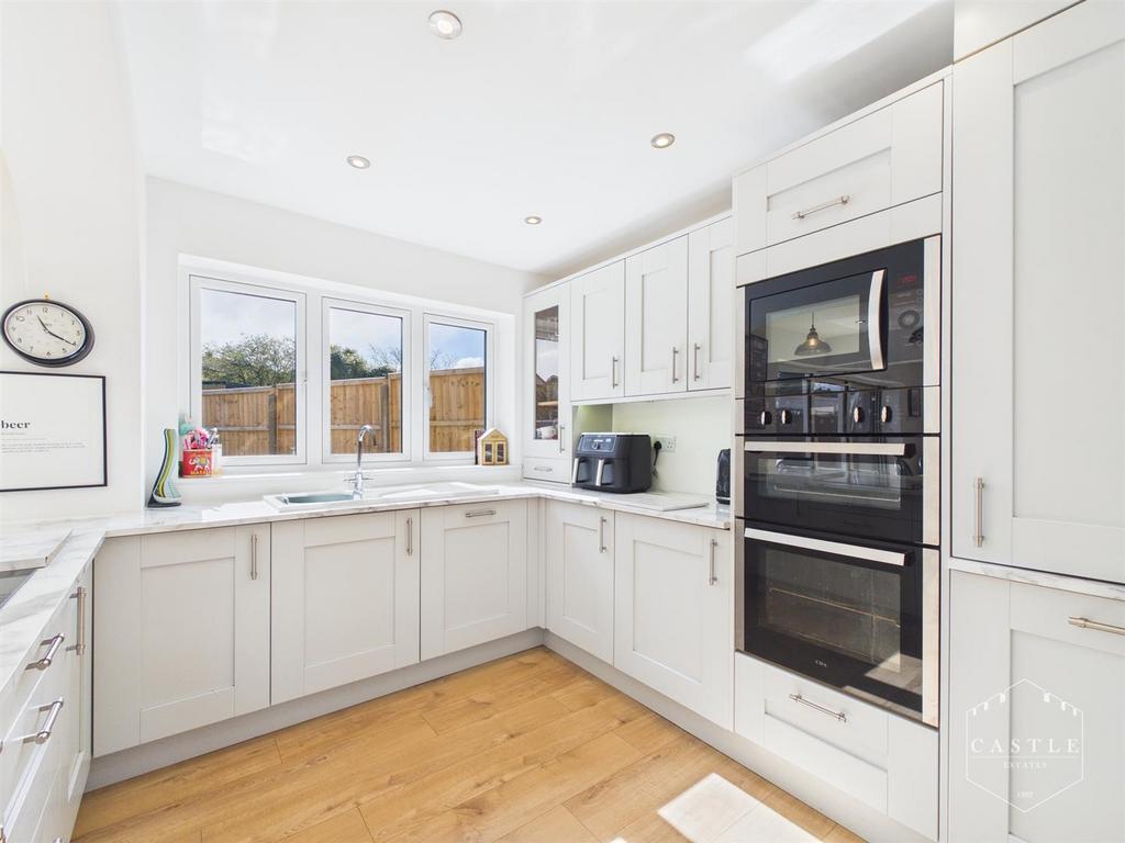 Dining kitchen
