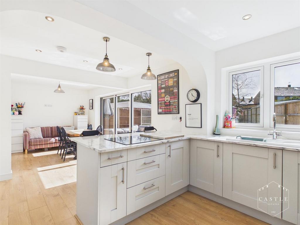 Dining kitchen