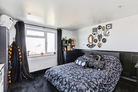 2 bedroom flat for sale, Anchor Close, Bournemouth, BH11
