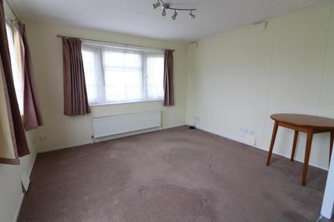 undefined, Luton LU3