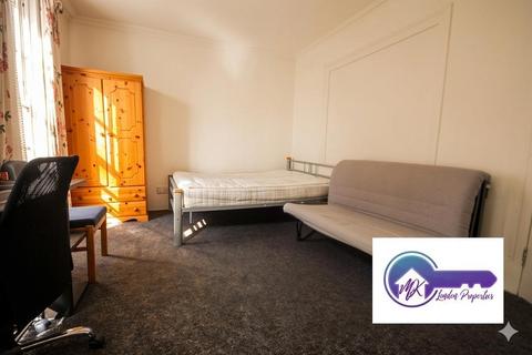 1 bedroom in a flat share to rent, London NW1