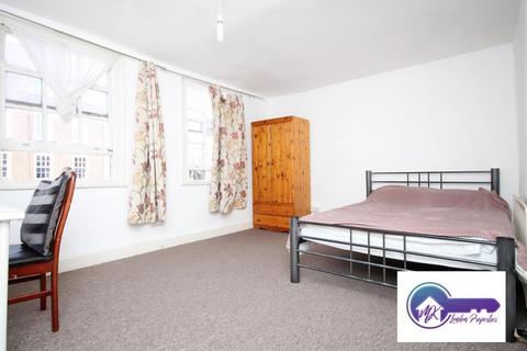 1 bedroom in a flat share to rent, London NW1