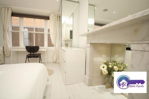 1 bedroom in a flat share to rent, London W2