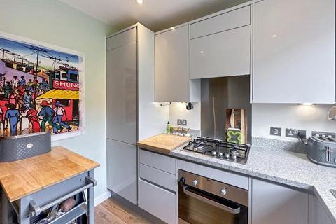2 bedroom end of terrace house for sale, Limpsfield Road, South Croydon, Surrey, CR2 9BY