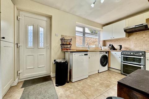 3 bedroom detached bungalow for sale, Devon Road, St Annes, Luton, Bedfordshire, LU2 0RU