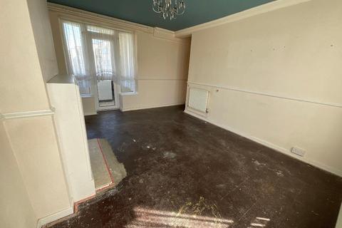 2 bedroom flat for sale, Barking IG11
