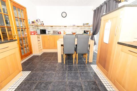 3 bedroom semi-detached house for sale, Rutland Drive, Middlewich