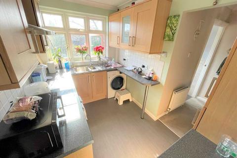 2 bedroom maisonette for sale, Chalforde Gardens, Romford, romford