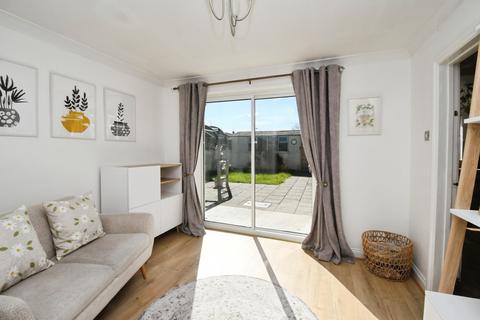 3 bedroom semi-detached house for sale, Dore Avenue, North Hykeham, Lincoln, LN6