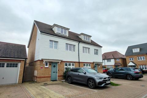 4 bedroom semi-detached house to rent, Villaret Close, Rochester ME2