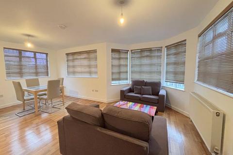 3 bedroom flat to rent, Uxbridge Road, Ealing