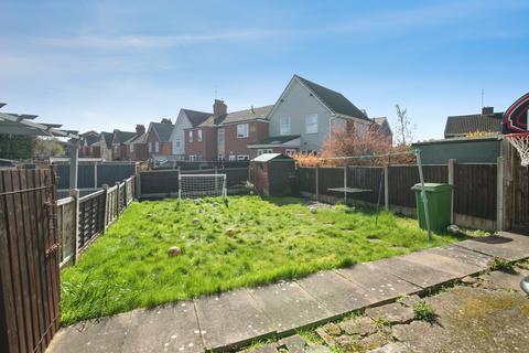 3 bedroom end of terrace house for sale, Oak Street, Dudley, DY2