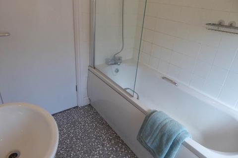 3 bedroom house to rent, View Street, Huddersfield HD5