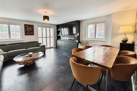 3 bedroom semi-detached house for sale, Lally Drive, Bicester OX25