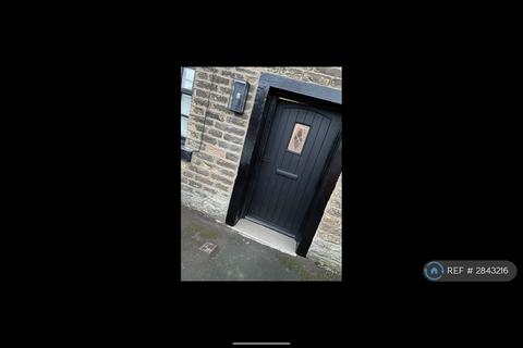 3 bedroom terraced house to rent, Cliffe Road, Glossop, SK13