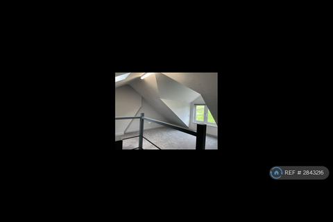 3 bedroom terraced house to rent, Cliffe Road, Glossop, SK13