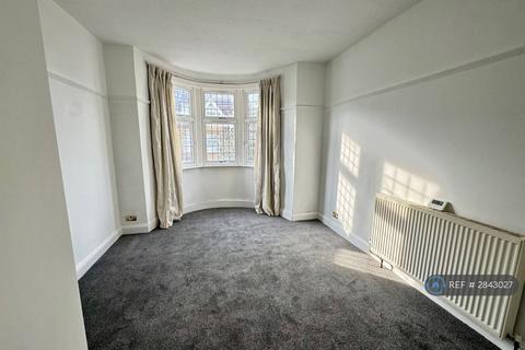 2 bedroom flat to rent, Guilford Avenue, Surbiton, KT5
