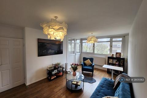 3 bedroom flat to rent, Beadnell Court, London, E1