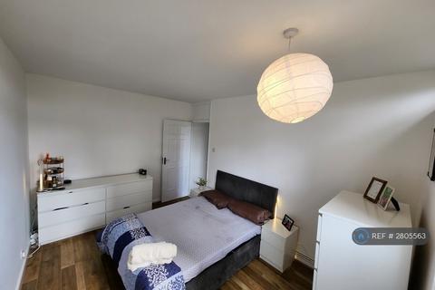 3 bedroom flat to rent, Beadnell Court, London, E1