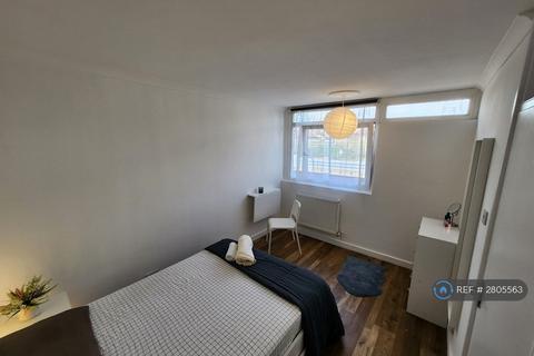 3 bedroom flat to rent, Beadnell Court, London, E1