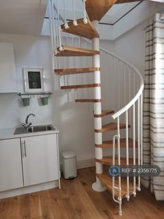 undefined, Park Road, Redhill, RH1