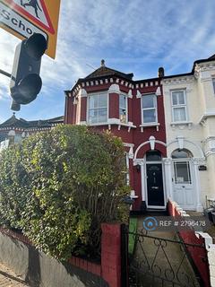 1 bedroom in a house share to rent, Dunford Road, London, SW19