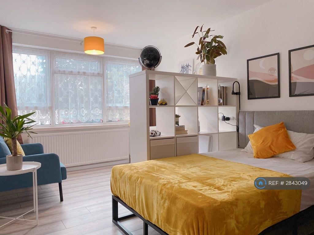 Room 2 (£800pm)
