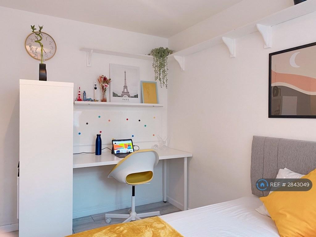 Room 3 (£750pm)