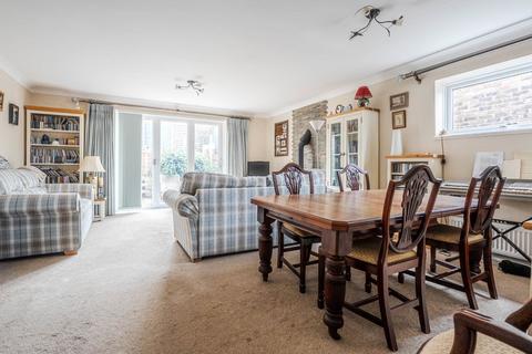 undefined, Royce Close, Bedfordshire LU6