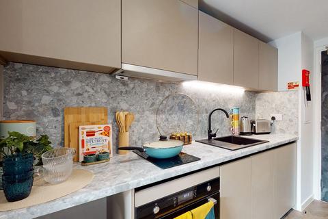 Studio to rent, Lambeth Road