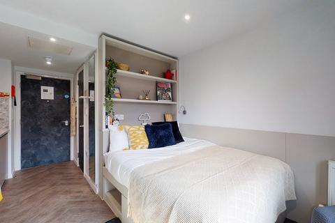 Studio to rent, Lambeth Road