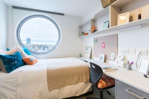 Studio to rent, City Road