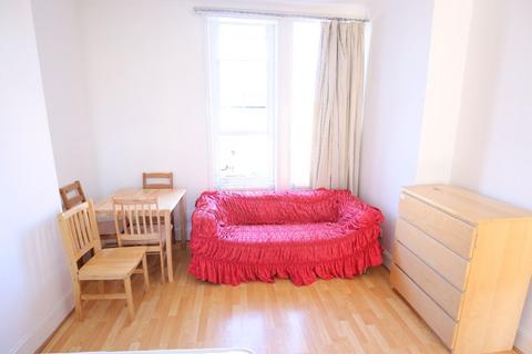 2 bedroom flat to rent, London N19